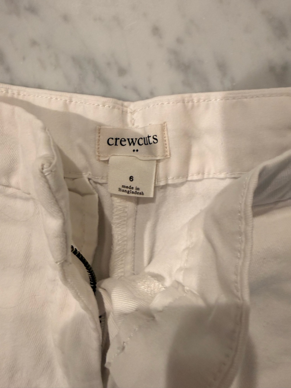 Girls Crewcuts white scalloped shorts size 6